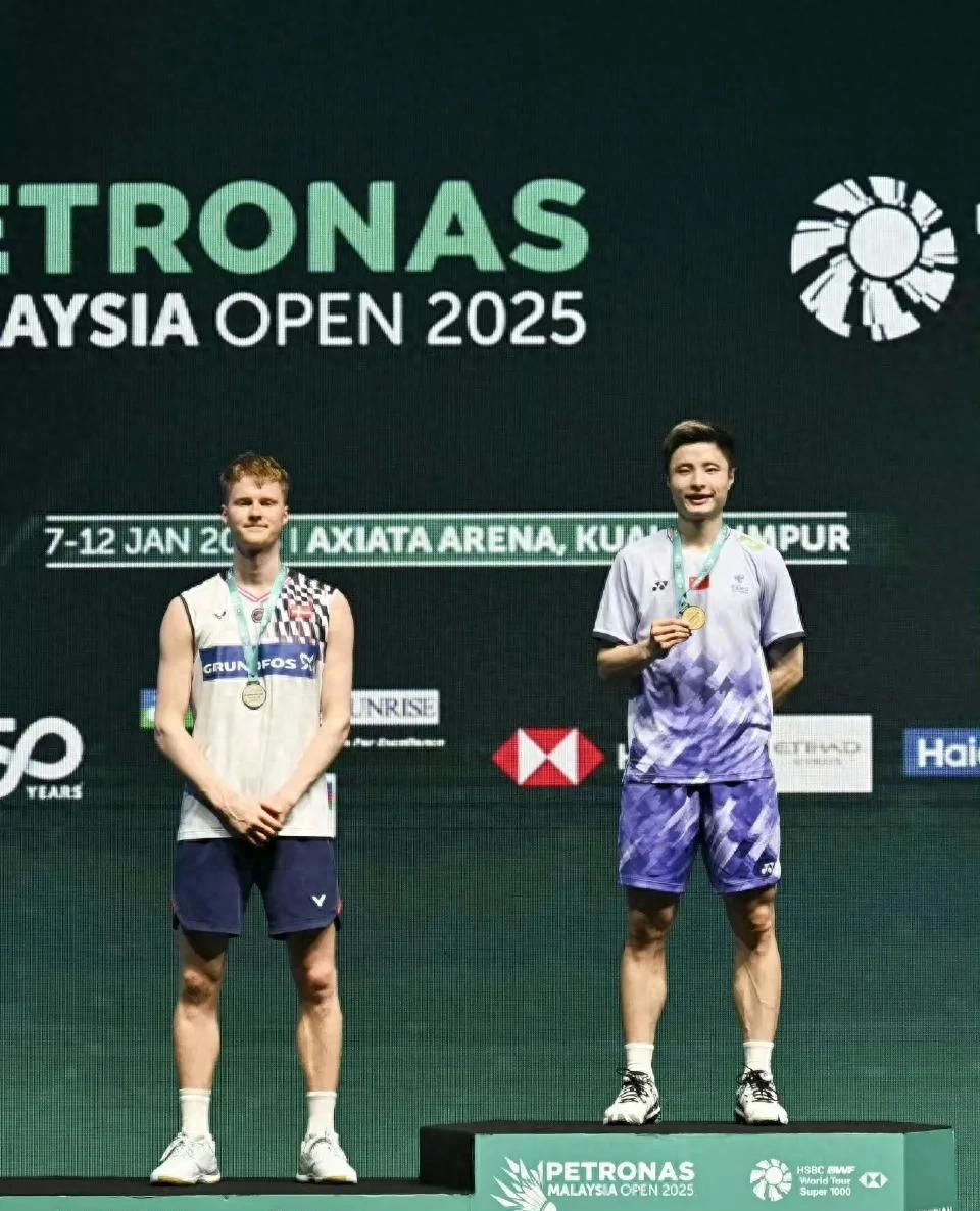 世俱杯直播-中国队碾压印度队，石宇奇统治全场