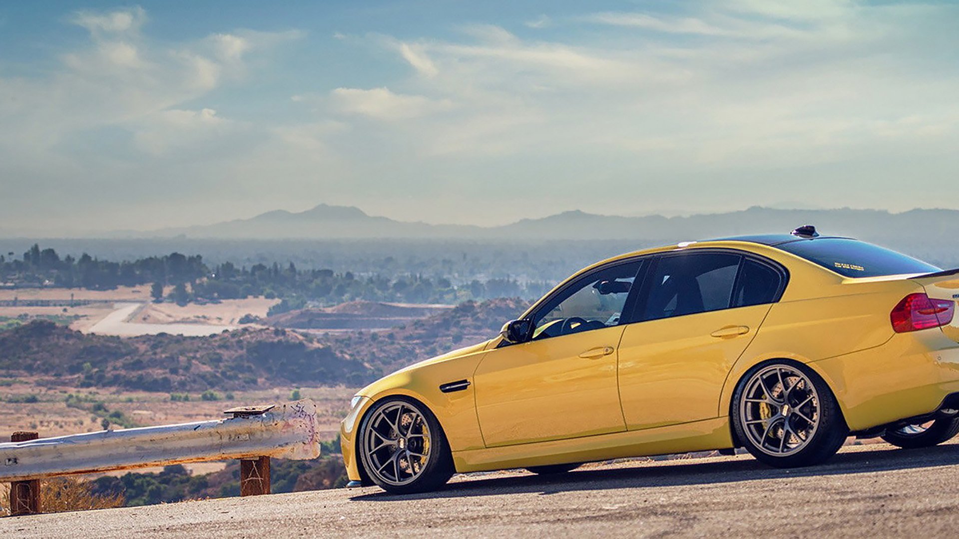 世俱杯时间-利拉德达成生涯里程碑，上海队如老鹰般强势晋级彰显篮球魅力