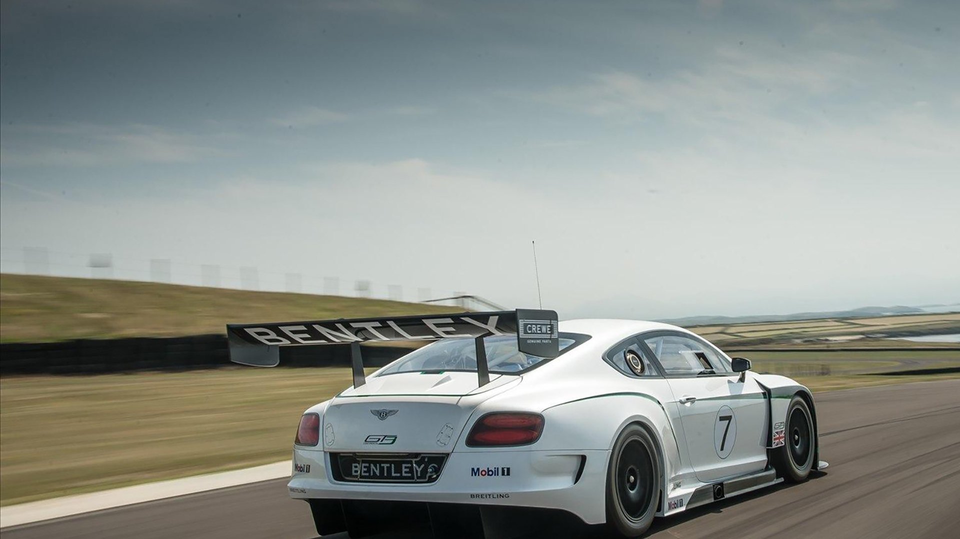 世俱杯赛程-救赎与碾压,当迪马利亚的羽毛划过拜仁铁蹄下的樱花